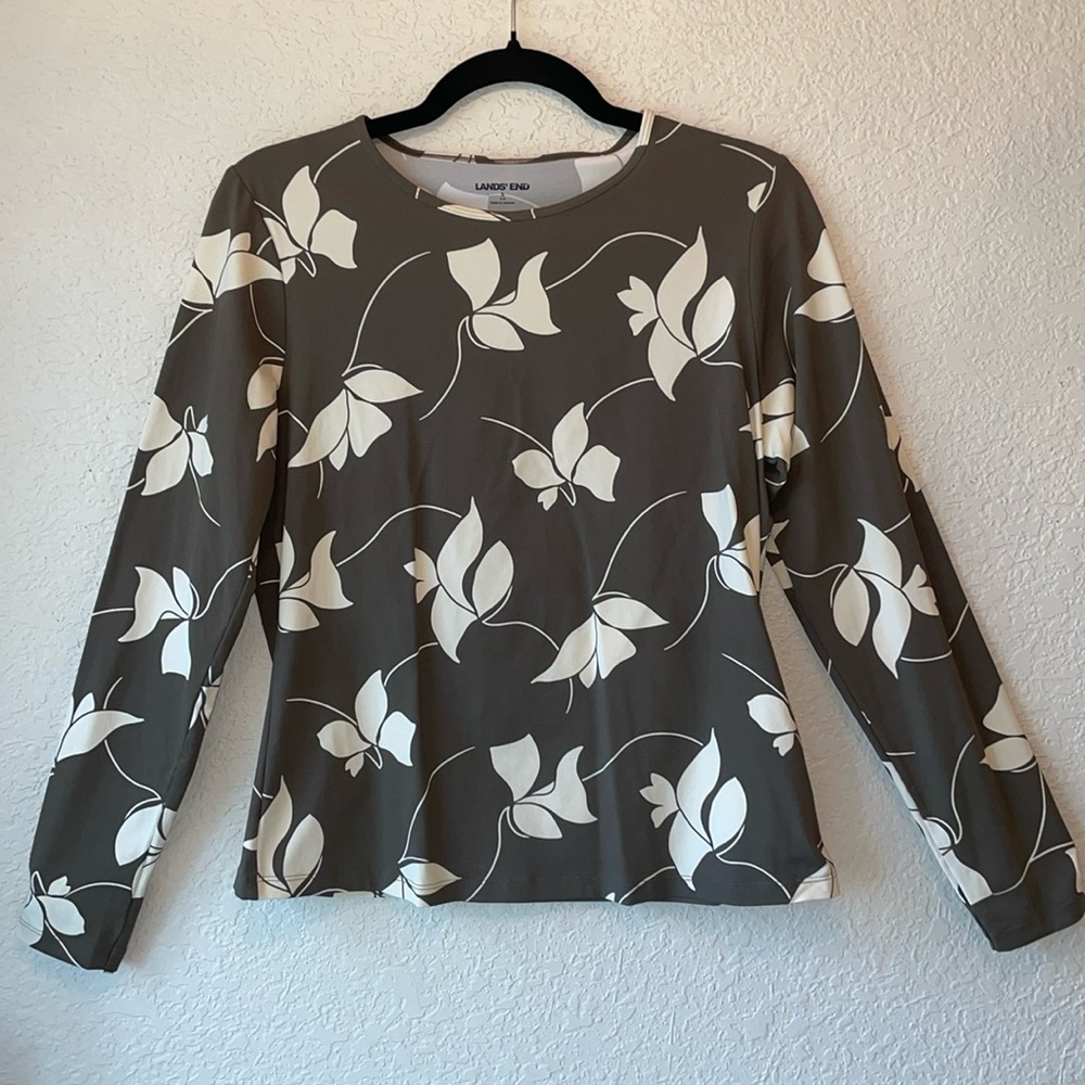 Lands End long sleeve Rash Guard UPF 50 Sun Protection. Size Small (6-8)